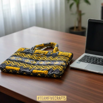 Zambian Chitenge Laptop Bag with secure zip closure teamfivecrafts